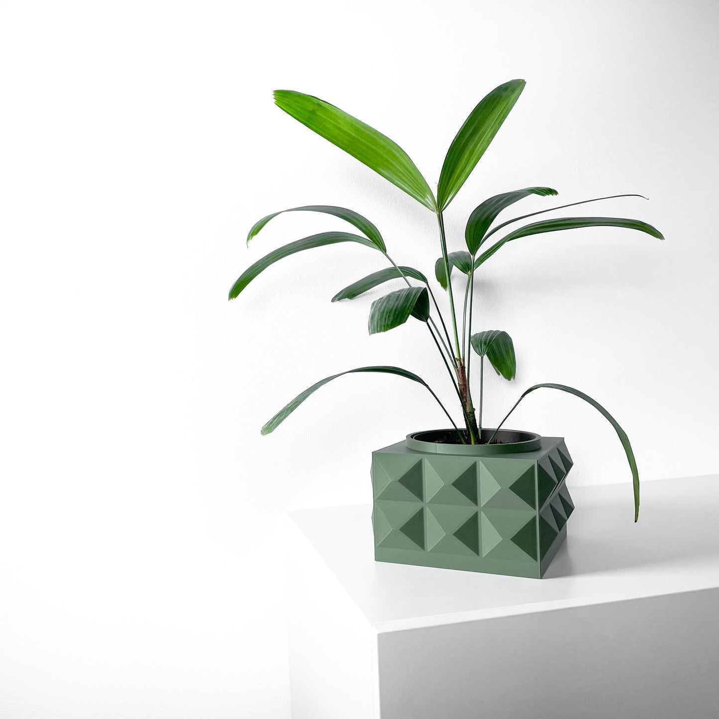 The Eldan Planter