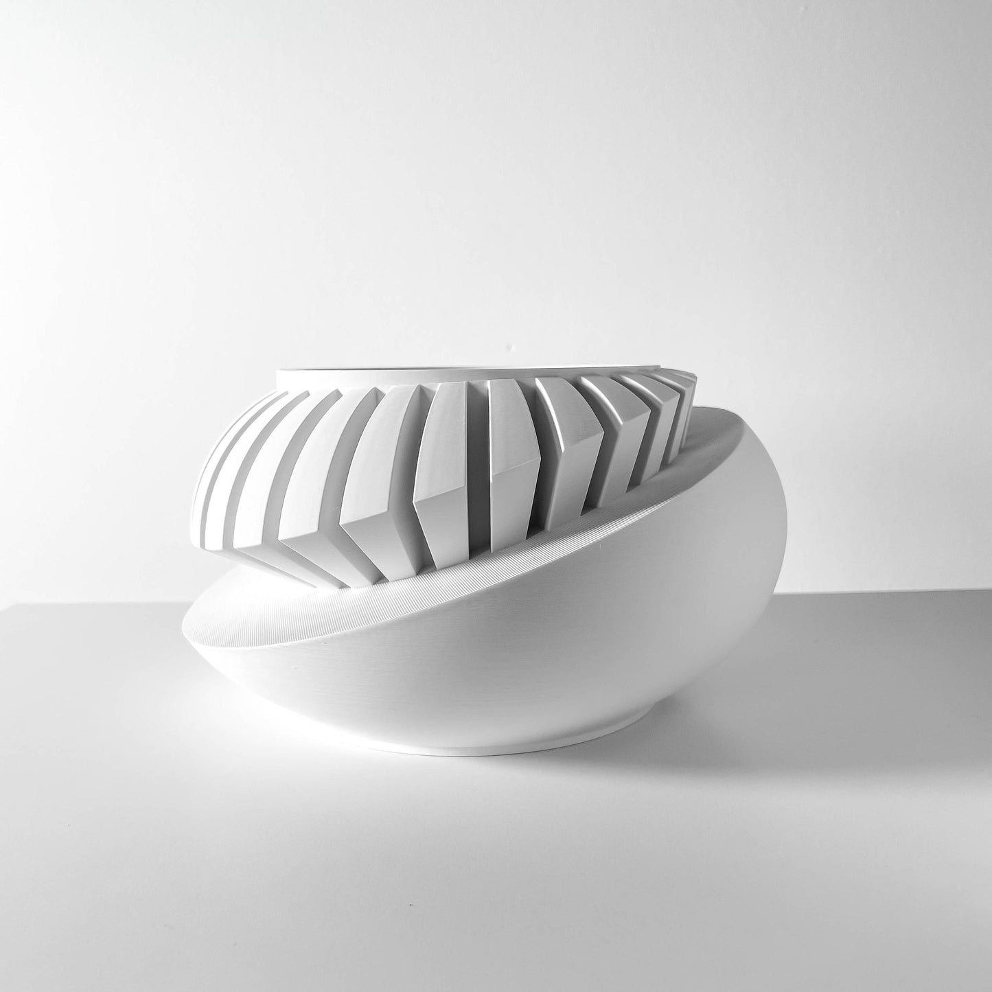 The Luxar Planter