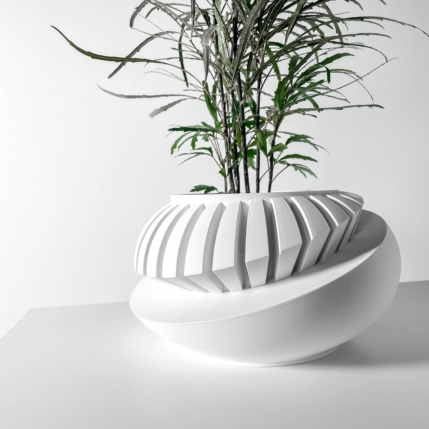 The Luxar Planter