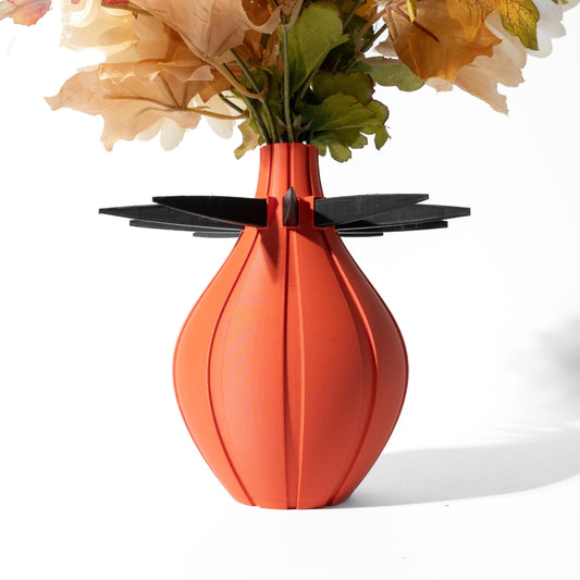 The Maven Vase